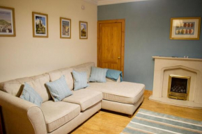 Newly Refurbed Home with Free Parking